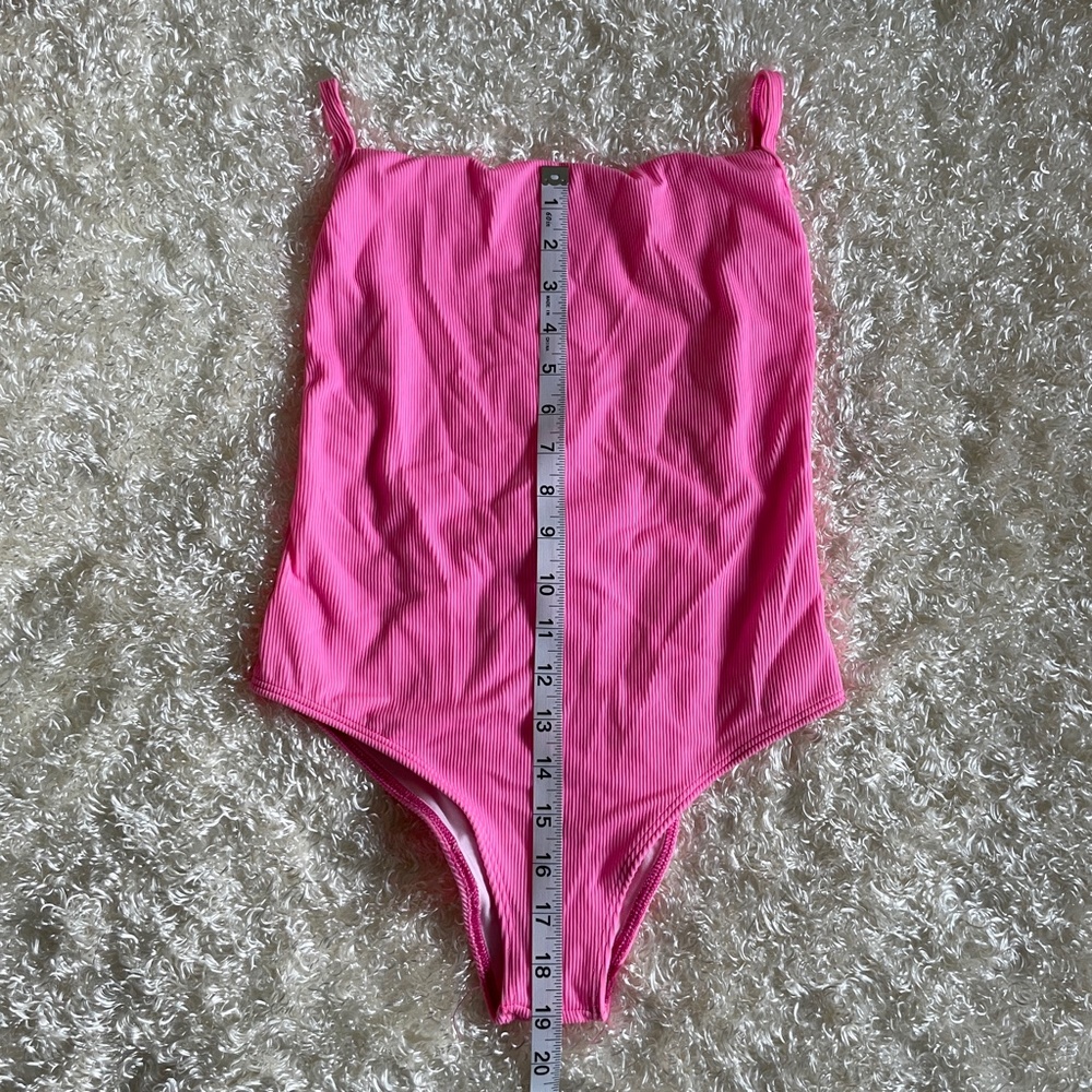 Bikini - Picture 4 of 6